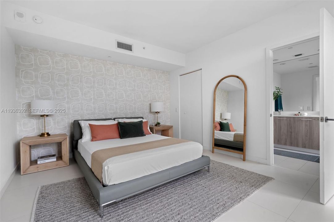 For Sale: $790,000 (2 beds, 2 baths, 944 Square Feet)