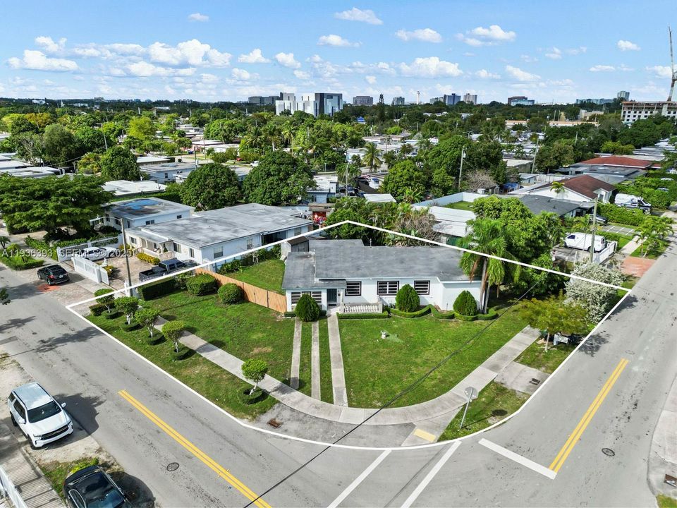 For Sale: $650,000 (4 beds, 3 baths, 1722 Square Feet)