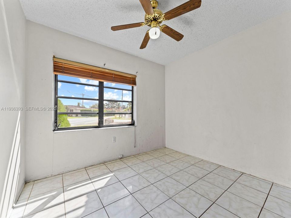 For Sale: $650,000 (4 beds, 3 baths, 1722 Square Feet)