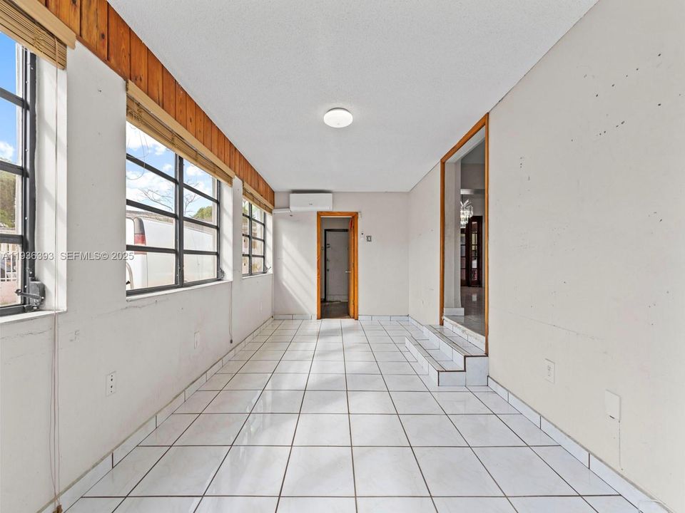 For Sale: $650,000 (4 beds, 3 baths, 1722 Square Feet)