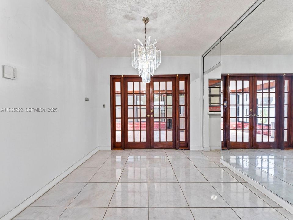 For Sale: $650,000 (4 beds, 3 baths, 1722 Square Feet)