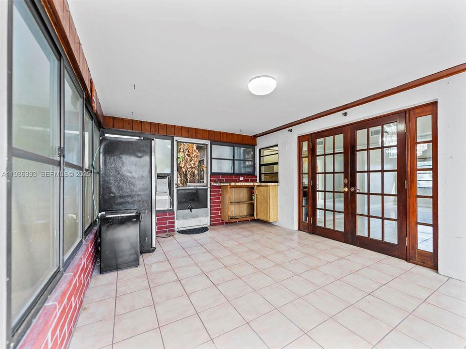 For Sale: $650,000 (4 beds, 3 baths, 1722 Square Feet)