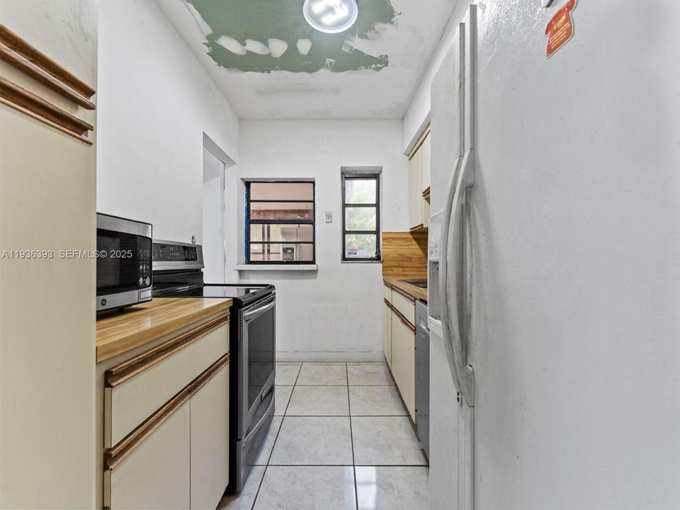 For Sale: $650,000 (4 beds, 3 baths, 1722 Square Feet)