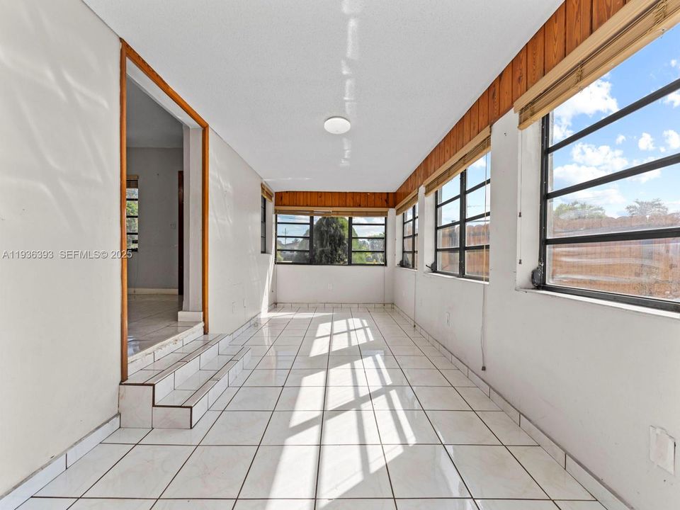 For Sale: $650,000 (4 beds, 3 baths, 1722 Square Feet)