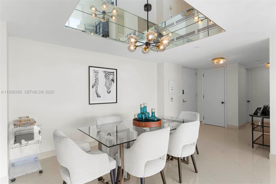 出租: $5,800 (2 贝兹, 2 浴室, 1815 平方英尺)