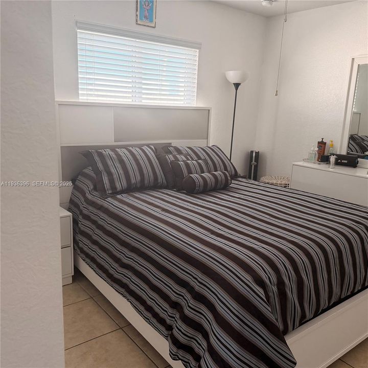 待售: $630,000 (3 贝兹, 2 浴室, 1825 平方英尺)