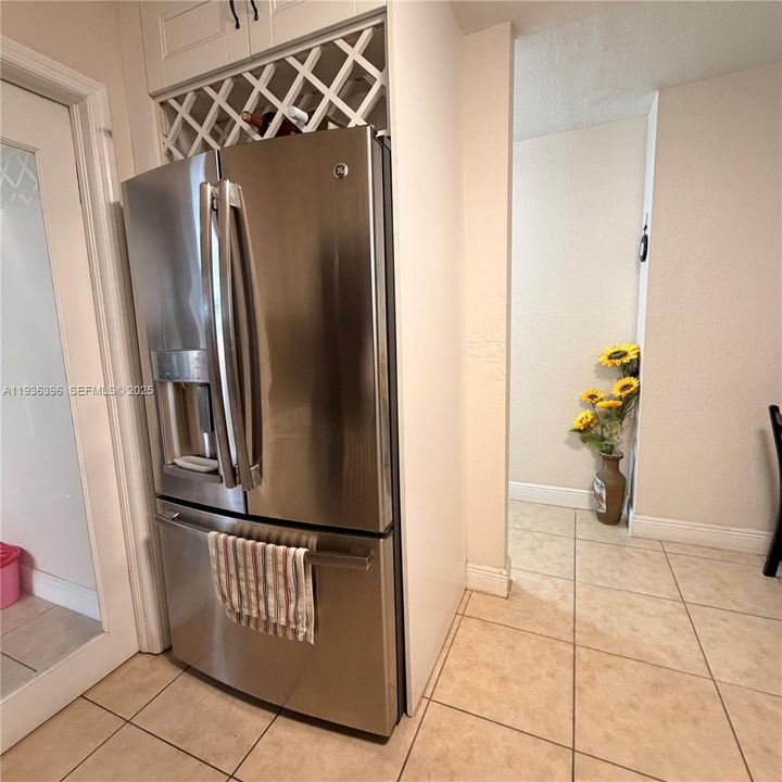 待售: $630,000 (3 贝兹, 2 浴室, 1825 平方英尺)