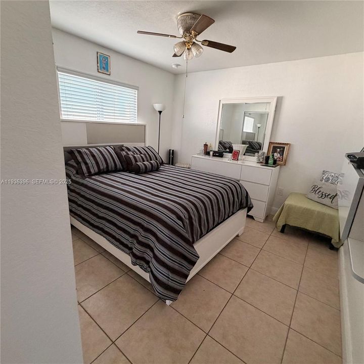 待售: $630,000 (3 贝兹, 2 浴室, 1825 平方英尺)