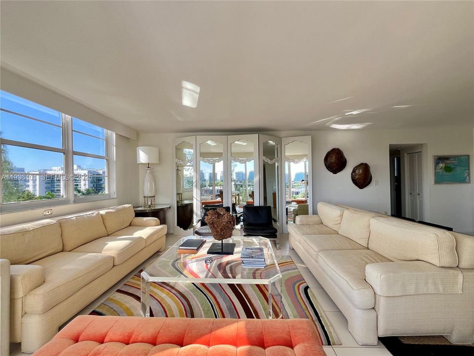 В аренду: $4,200 (2 спален, 2 ванн, 1510 Квадратных фут)