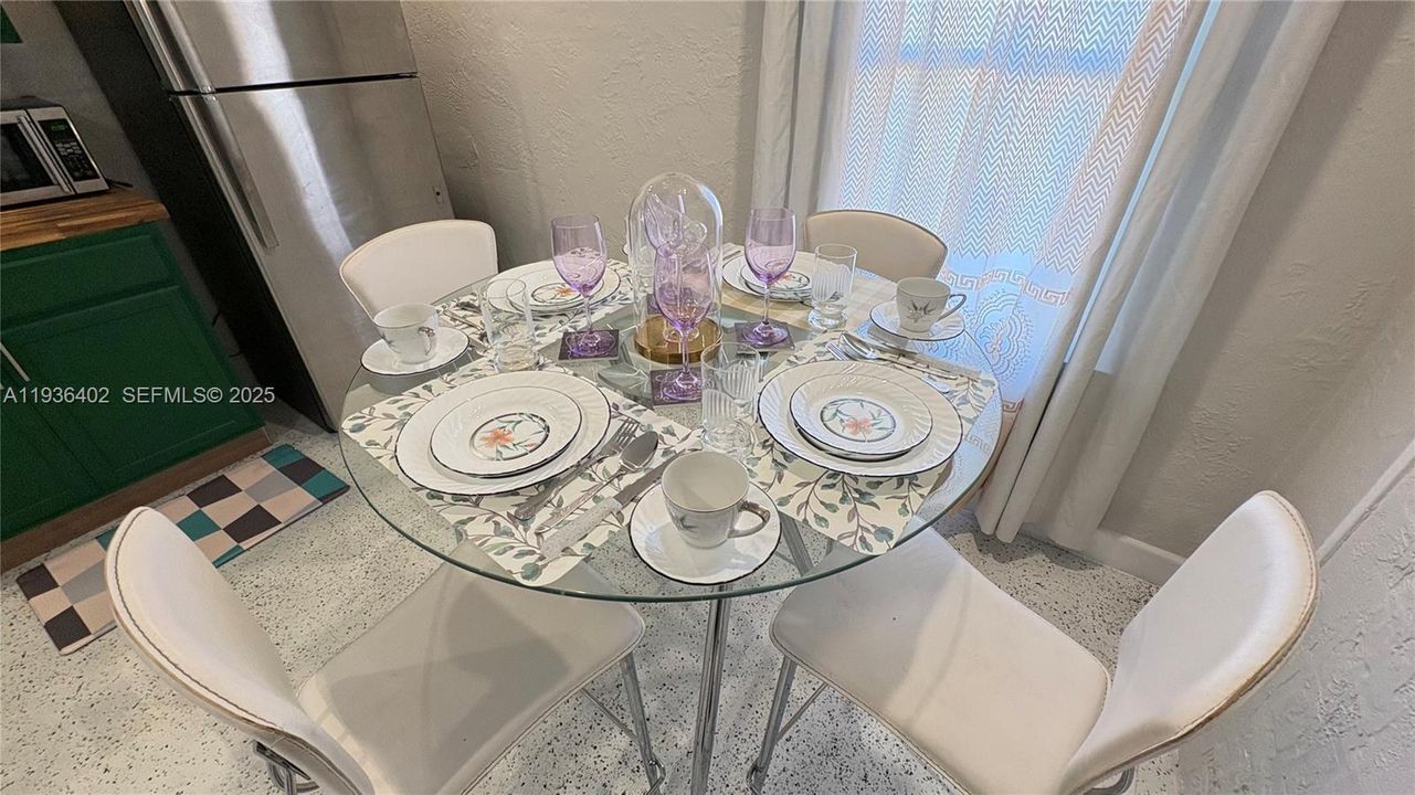 В аренду: $860 (1 спален, 1 ванн, 0 Квадратных фут)