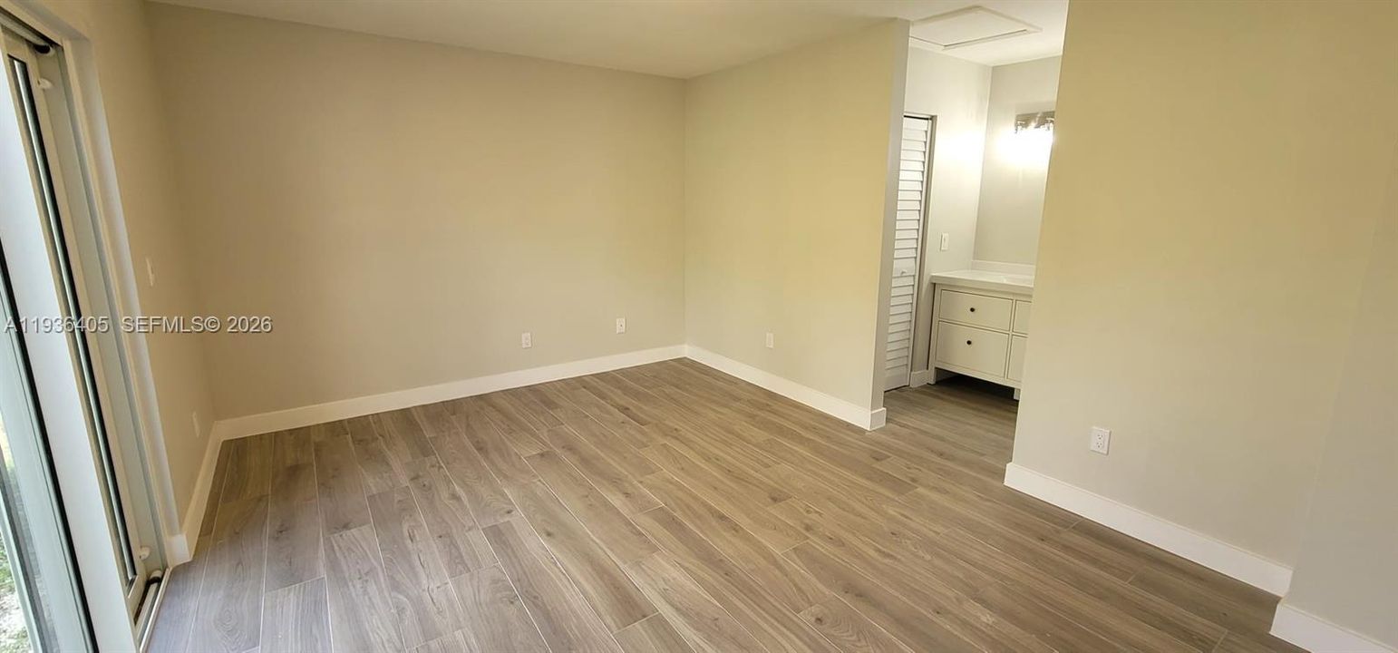 出租: $3,250 (3 贝兹, 2 浴室, 1170 平方英尺)