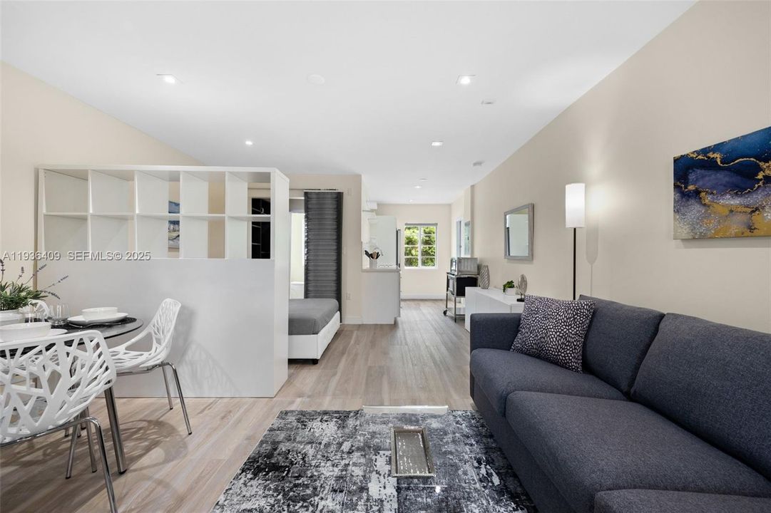 В аренду: $1,950 (0 спален, 1 ванн, 451 Квадратных фут)