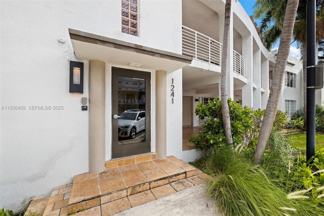 В аренду: $1,950 (0 спален, 1 ванн, 451 Квадратных фут)