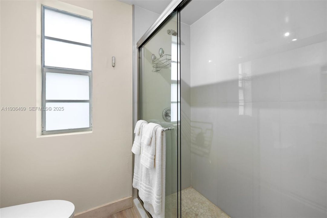 В аренду: $1,950 (0 спален, 1 ванн, 451 Квадратных фут)