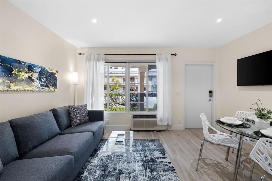 В аренду: $1,950 (0 спален, 1 ванн, 451 Квадратных фут)