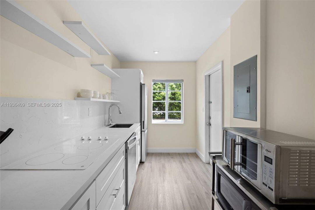 В аренду: $1,950 (0 спален, 1 ванн, 451 Квадратных фут)