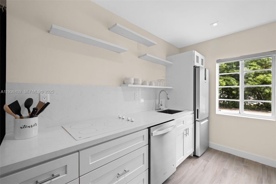 В аренду: $1,950 (0 спален, 1 ванн, 451 Квадратных фут)