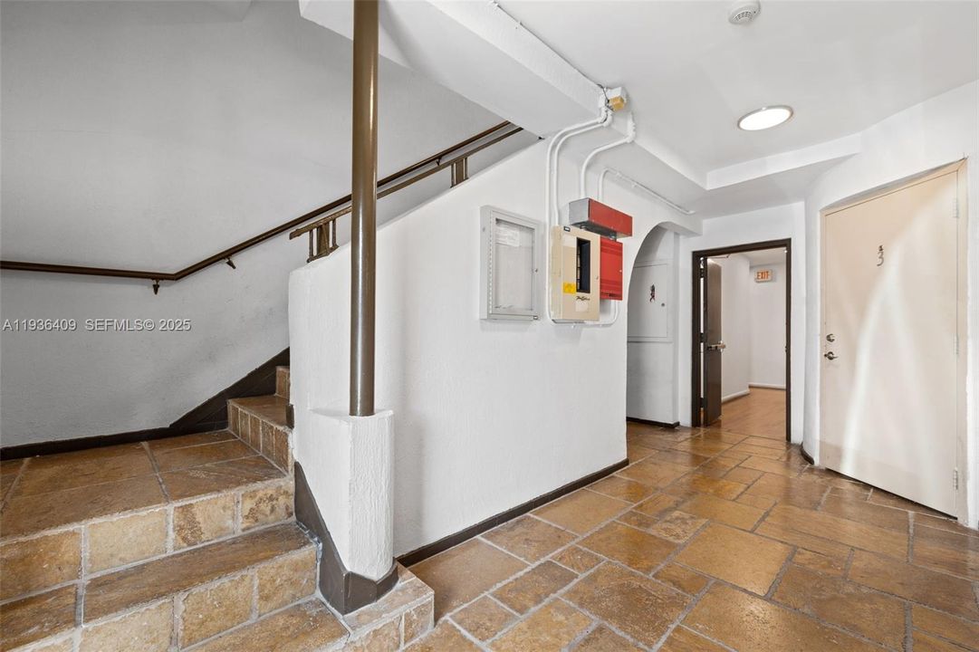 В аренду: $1,950 (0 спален, 1 ванн, 451 Квадратных фут)