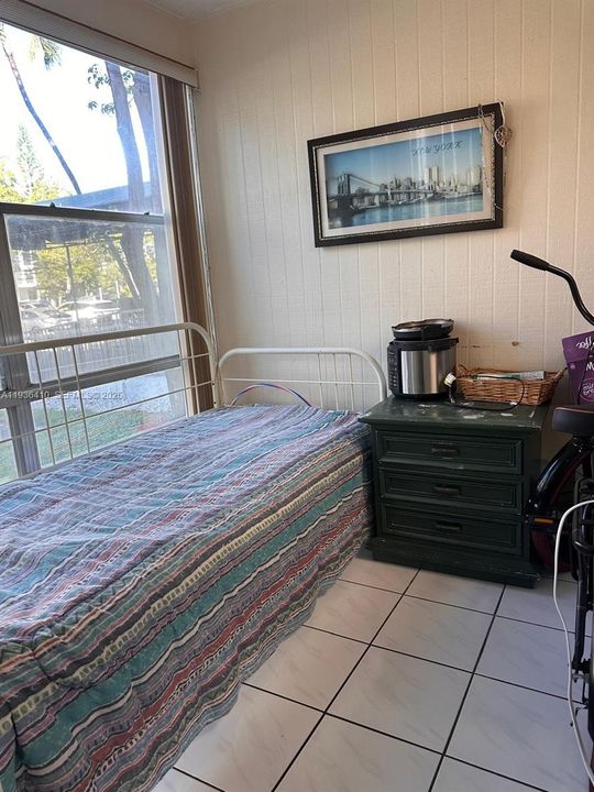 待售: $285,000 (2 贝兹, 2 浴室, 892 平方英尺)