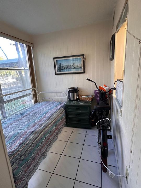 待售: $285,000 (2 贝兹, 2 浴室, 892 平方英尺)