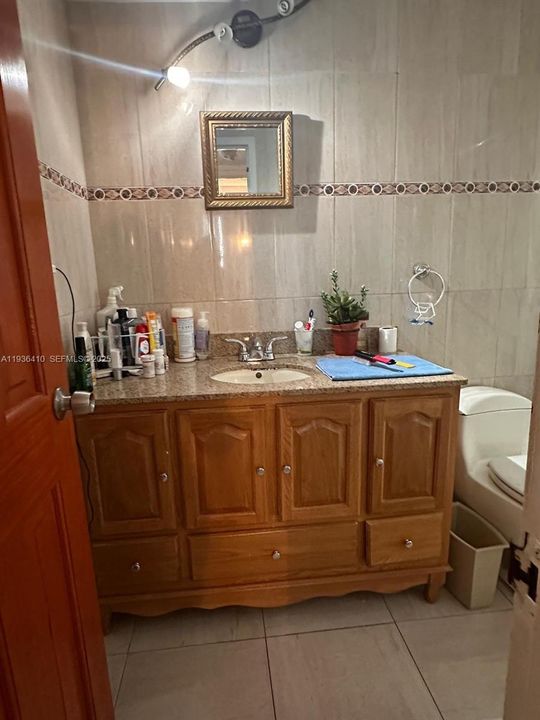 待售: $285,000 (2 贝兹, 2 浴室, 892 平方英尺)