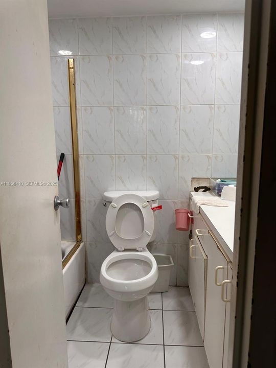 待售: $285,000 (2 贝兹, 2 浴室, 892 平方英尺)