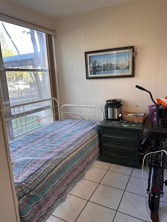 待售: $285,000 (2 贝兹, 2 浴室, 892 平方英尺)