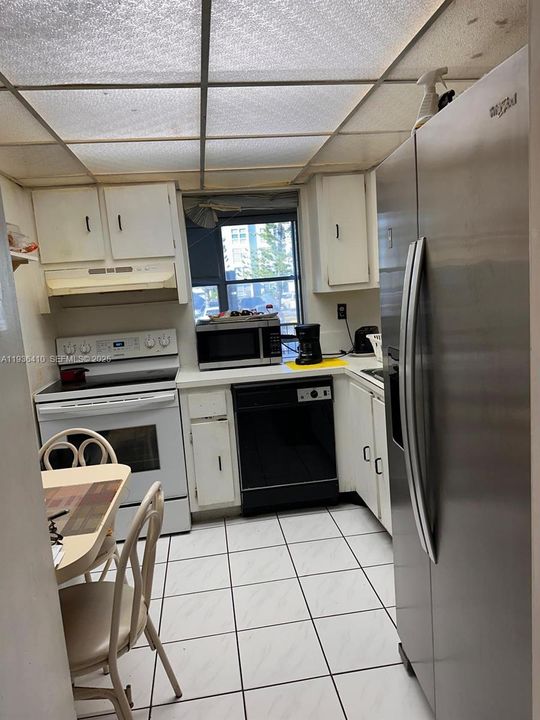 待售: $285,000 (2 贝兹, 2 浴室, 892 平方英尺)