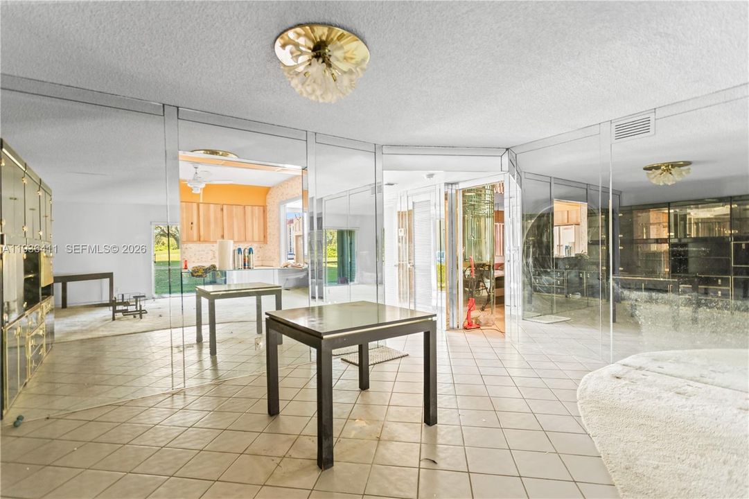 На продажу: $179,900 (2 спален, 2 ванн, 1459 Квадратных фут)