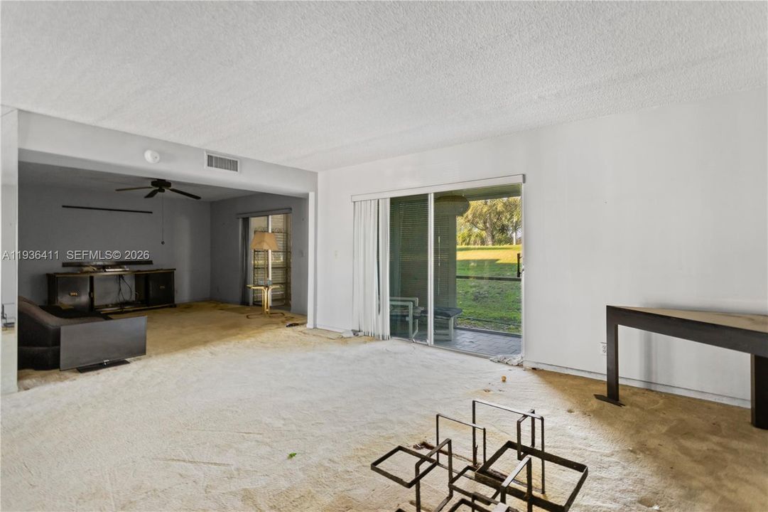 На продажу: $179,900 (2 спален, 2 ванн, 1459 Квадратных фут)