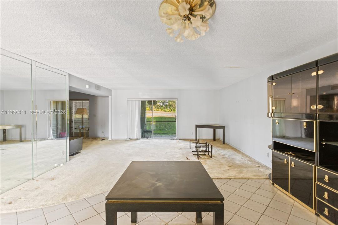 На продажу: $179,900 (2 спален, 2 ванн, 1459 Квадратных фут)