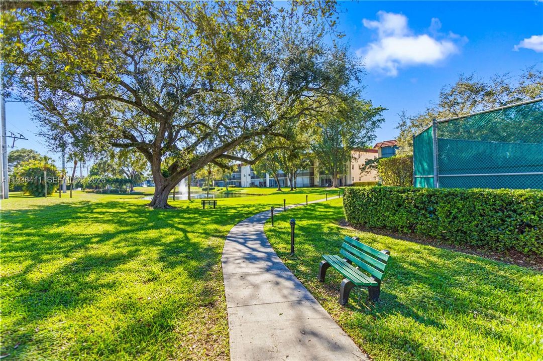 На продажу: $179,900 (2 спален, 2 ванн, 1459 Квадратных фут)