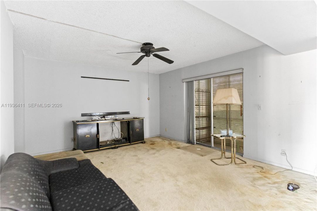 На продажу: $179,900 (2 спален, 2 ванн, 1459 Квадратных фут)