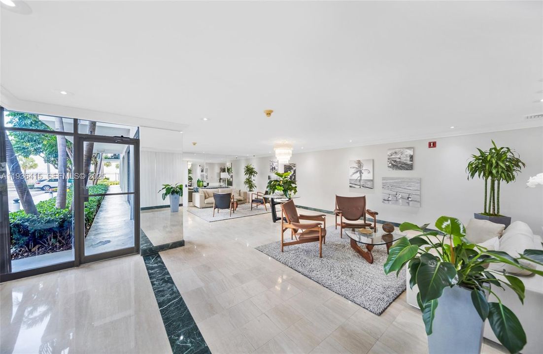 For Sale: $350,000 (0 beds, 1 baths, 480 Square Feet)