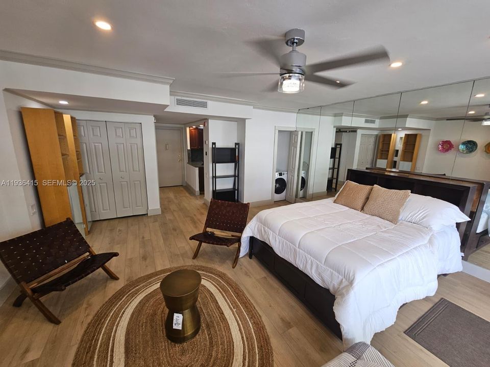 For Sale: $350,000 (0 beds, 1 baths, 480 Square Feet)