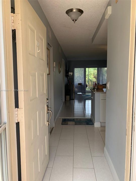 For Rent: $3,650 (1 beds, 1 baths, 850 Square Feet)