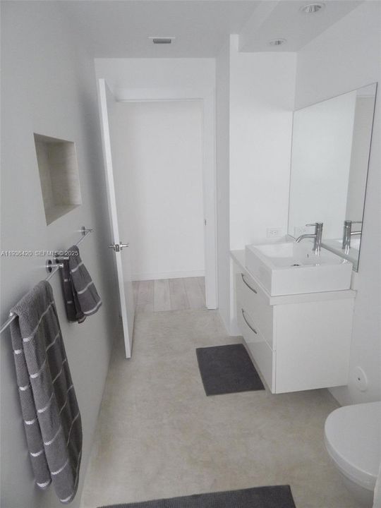 For Rent: $3,500 (2 beds, 2 baths, 1080 Square Feet)