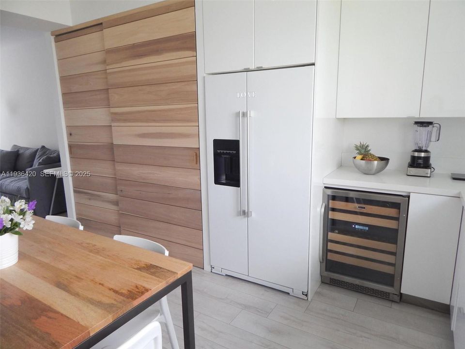 For Rent: $3,500 (2 beds, 2 baths, 1080 Square Feet)