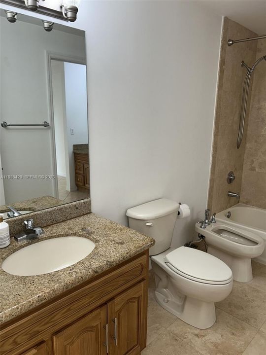 For Rent: $2,380 (1 beds, 1 baths, 704 Square Feet)