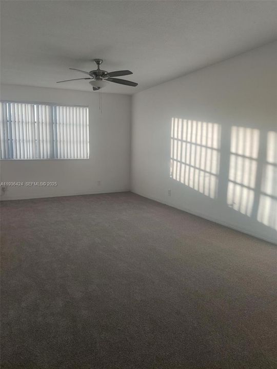 For Rent: $1,400 (1 beds, 1 baths, 101513 Square Feet)