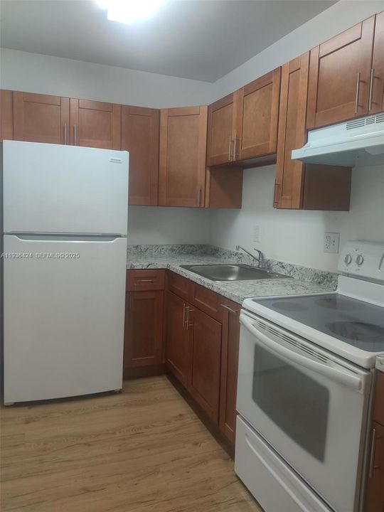 For Rent: $1,400 (1 beds, 1 baths, 101513 Square Feet)