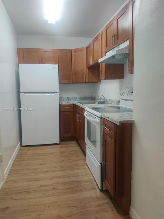 For Rent: $1,400 (1 beds, 1 baths, 101513 Square Feet)