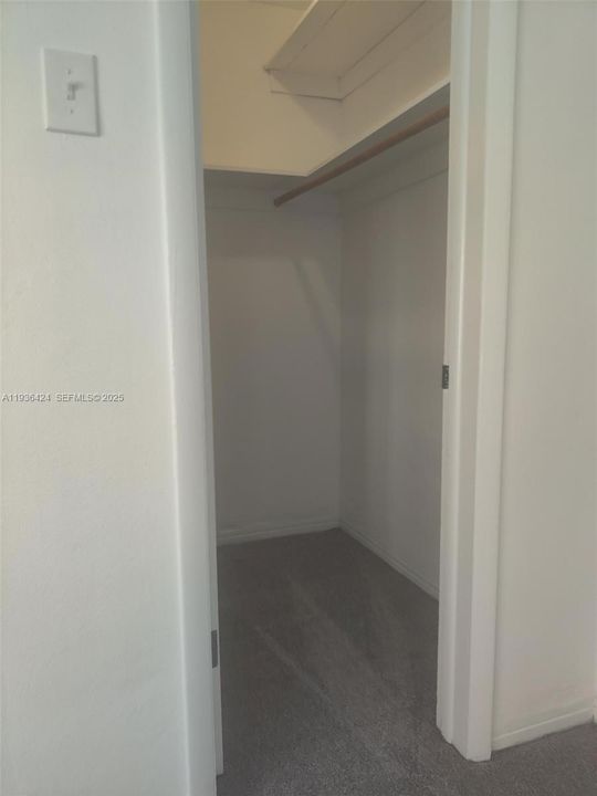 For Rent: $1,400 (1 beds, 1 baths, 101513 Square Feet)