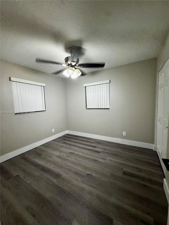 For Rent: $3,199 (3 beds, 1 baths, 928 Square Feet)