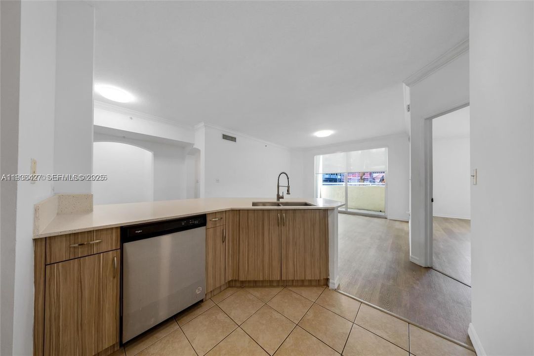 En Venta: $557,000 (2 camas, 2 baños, 997 Pies cuadrados)