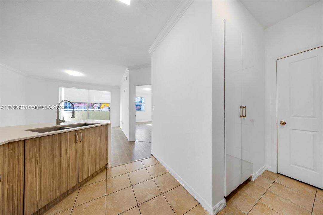 En Venta: $557,000 (2 camas, 2 baños, 997 Pies cuadrados)