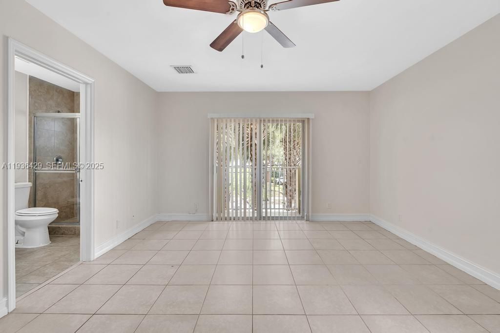 出租: $2,350 (2 贝兹, 2 浴室, 1250 平方英尺)