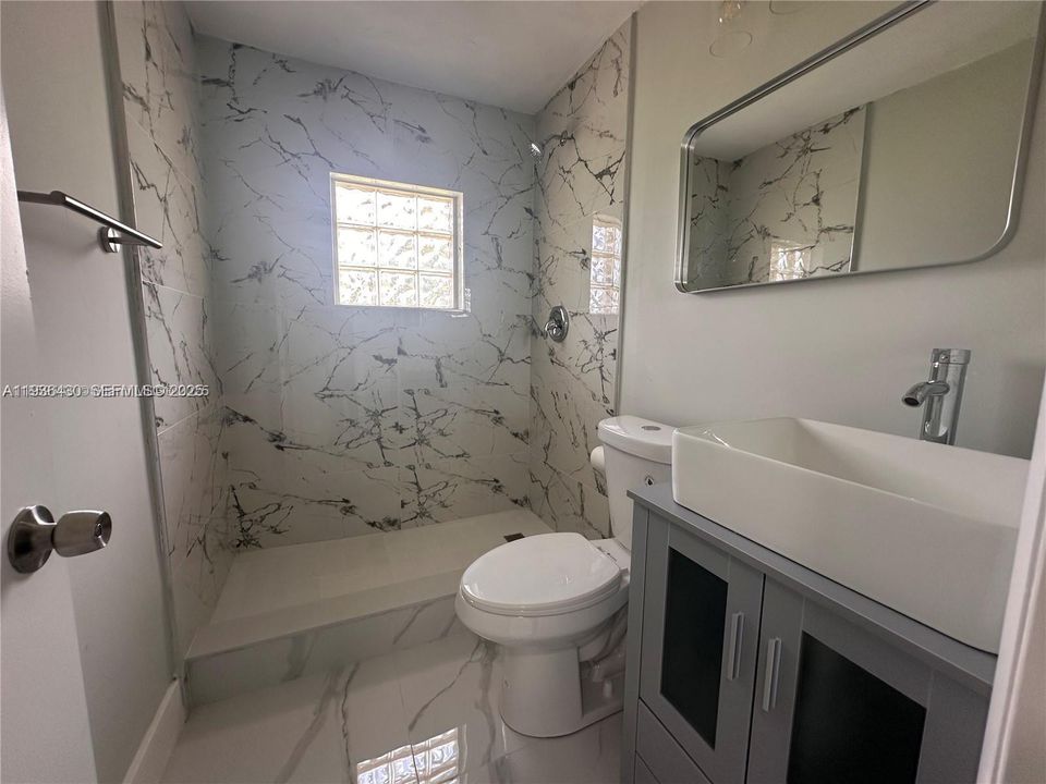 На продажу: $299,000 (2 спален, 2 ванн, 0 Квадратных фут)