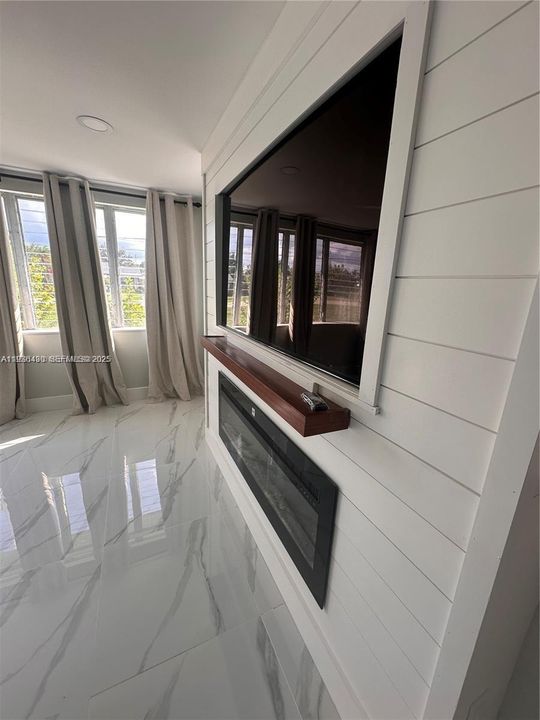 На продажу: $299,000 (2 спален, 2 ванн, 0 Квадратных фут)