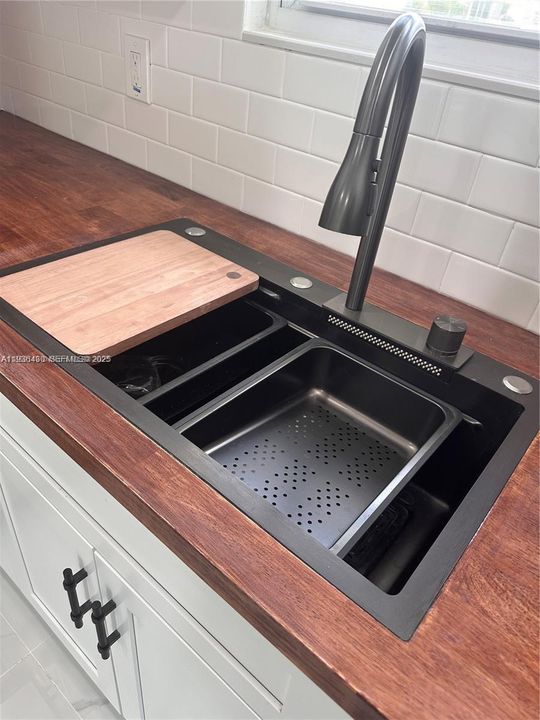 На продажу: $299,000 (2 спален, 2 ванн, 0 Квадратных фут)